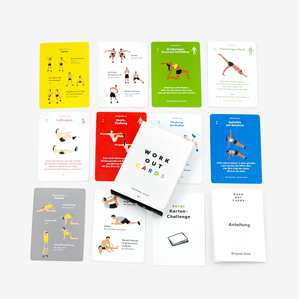 Workout-Cards Original Deck mit Karten, die auf dem Boden liegen
