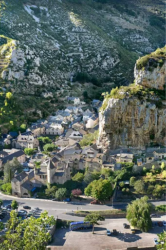 photo générale du village de la malène