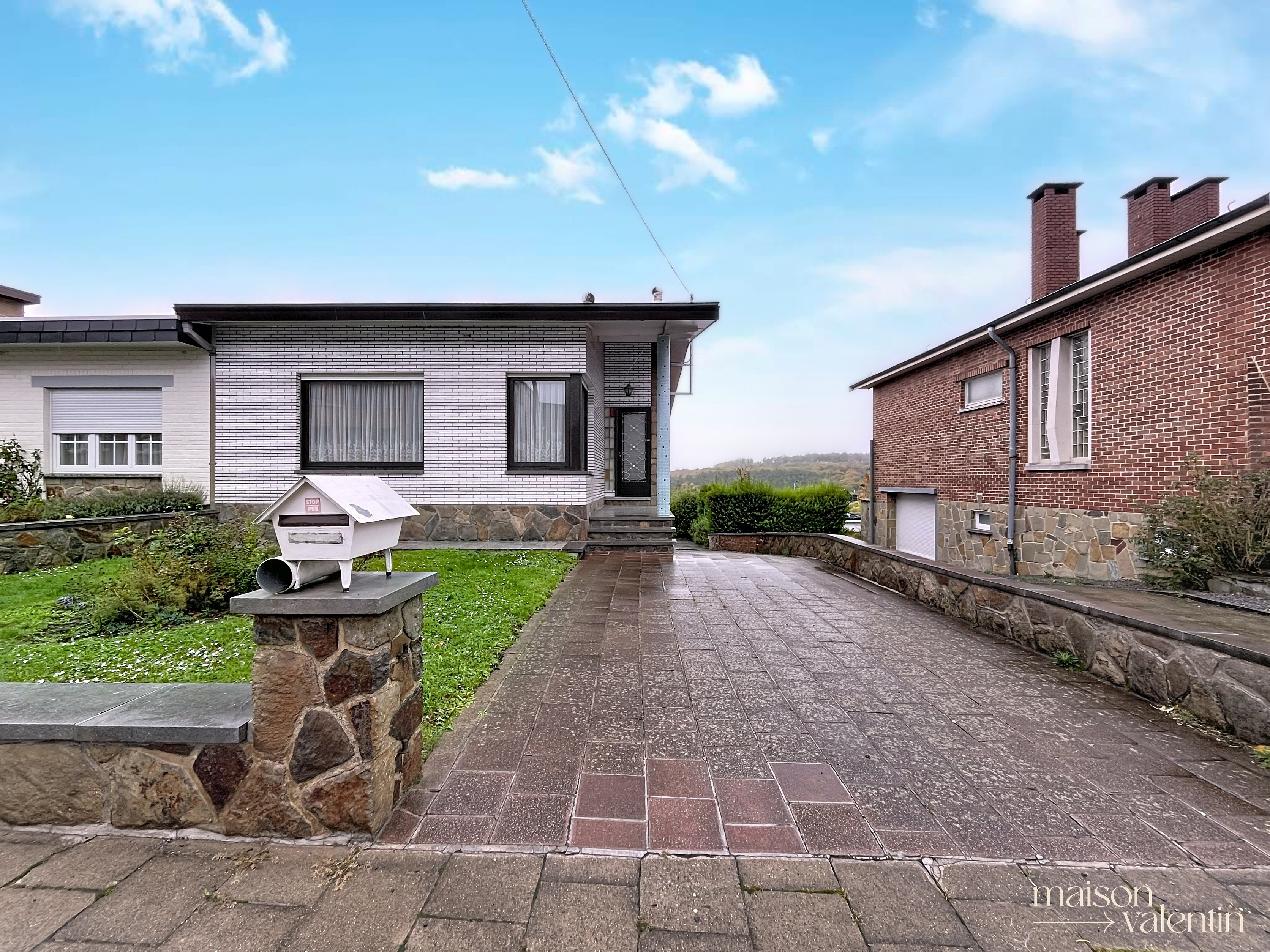 Bungalow 2 à 3 chambres avec garage fermé et jardin