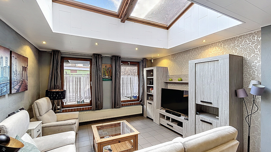 Maison familiale prête à vivre avec garage et cour intérieure | 3 à 5 chambres