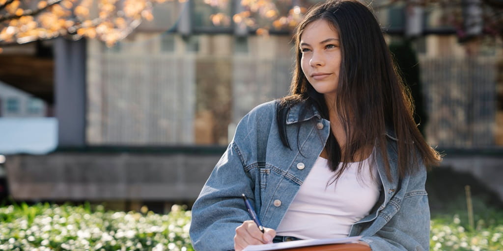 How to Write a Personal Statement for University: 2027 Entry Guide
