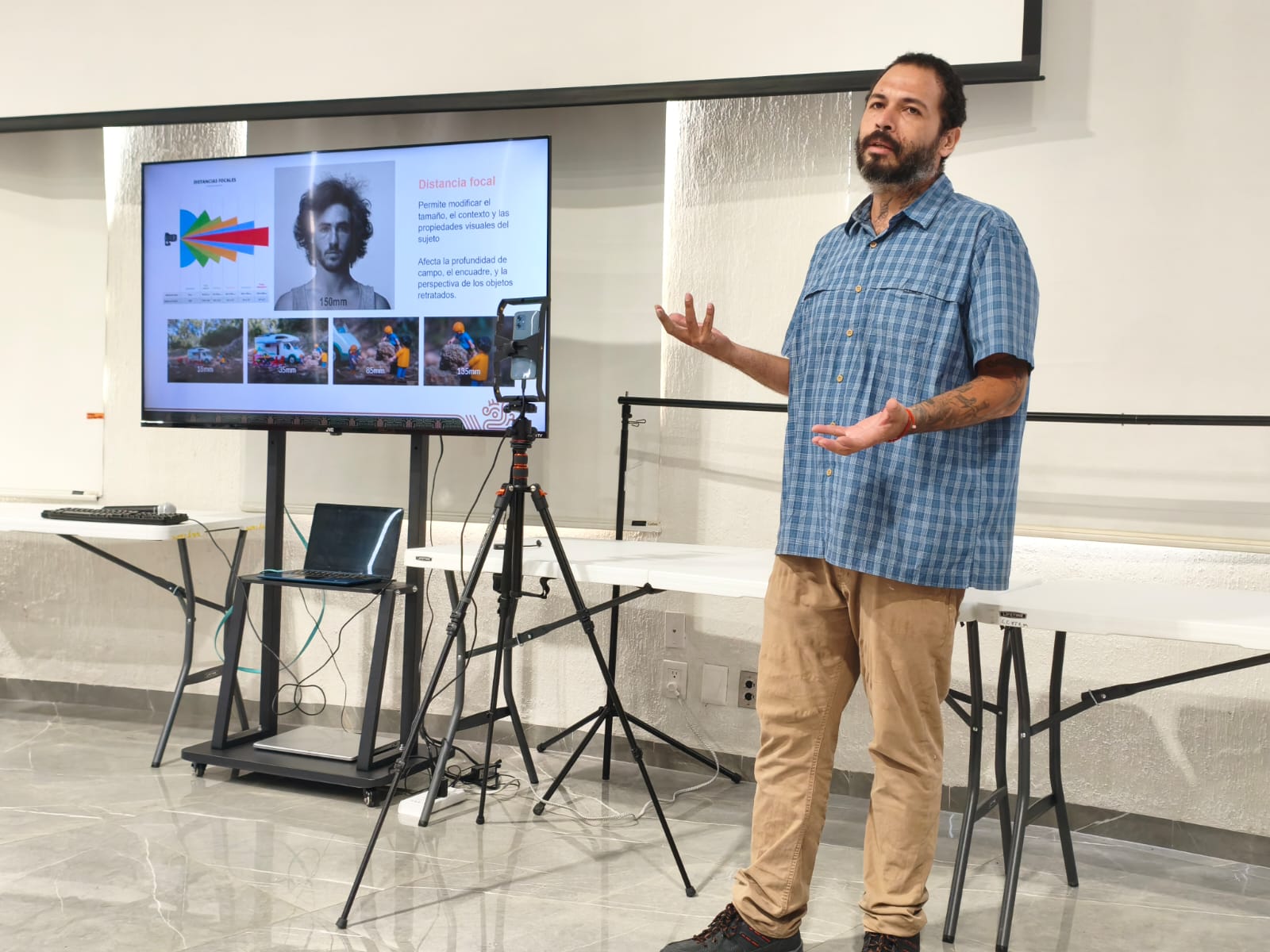 Capacita Morelos a emprendedoras y emprendedores en producción de video e inteligencia artificial para fortalecer sus proyectos