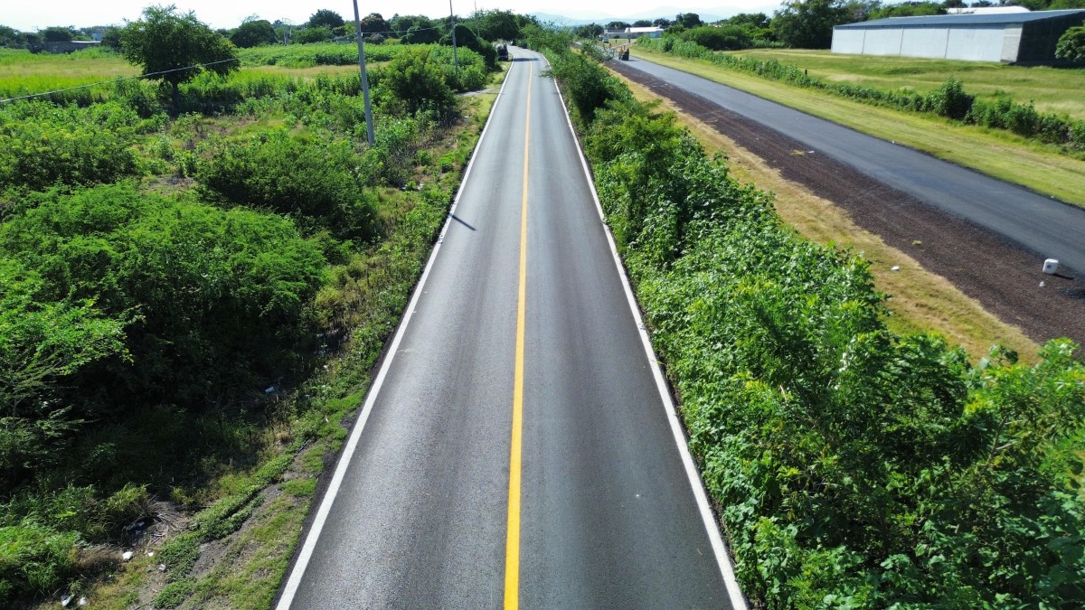 Primera etapa de rehabilitación del camino Chiverías – Puente de Ixtla mejora conectividad en la zona sur