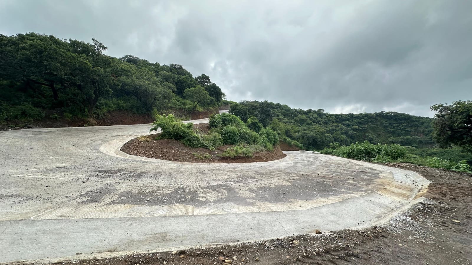 Protege vía y comunidades el sistema pluvial del nuevo acceso a Xochitlán: Secretaría de Infraestructura