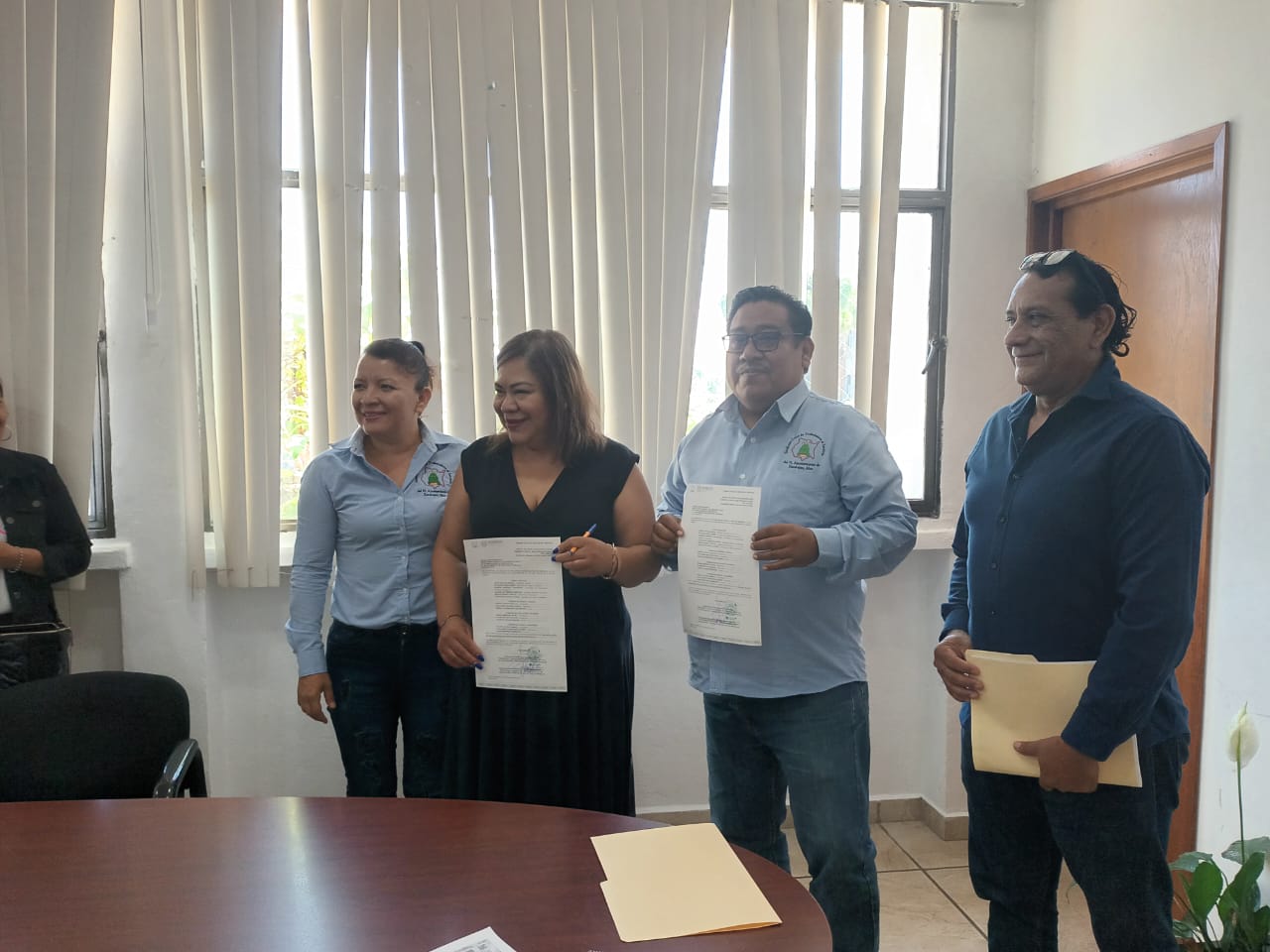 Entrega Tribunal Estatal de Conciliación y Arbitraje Toma de Nota al Sindicato del Municipio de Zacatepec