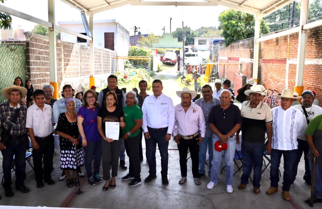Recibe colonia Diego Ruiz título de concesión para uso de agua del río Yautepec
