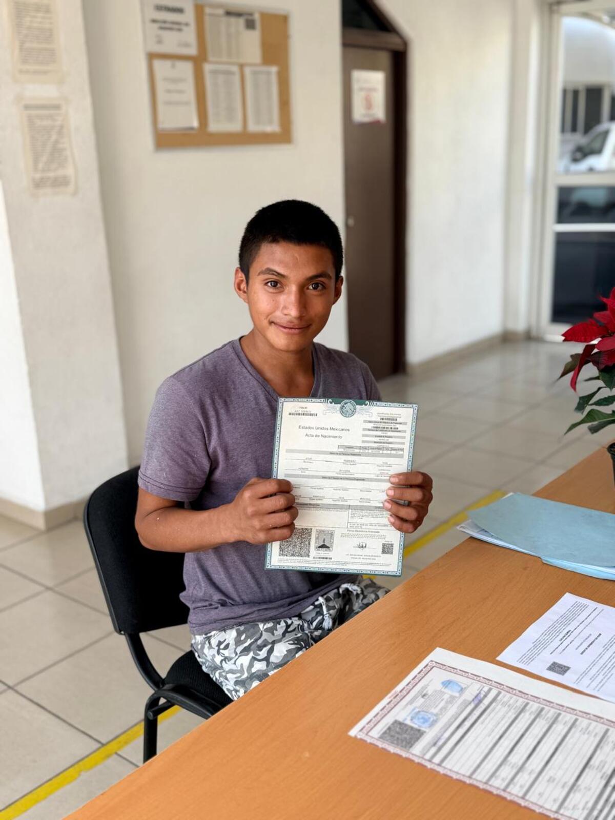 Da Registro Civil Morelos certeza jurídica a joven de 21 años que no contaba con acta de nacimiento