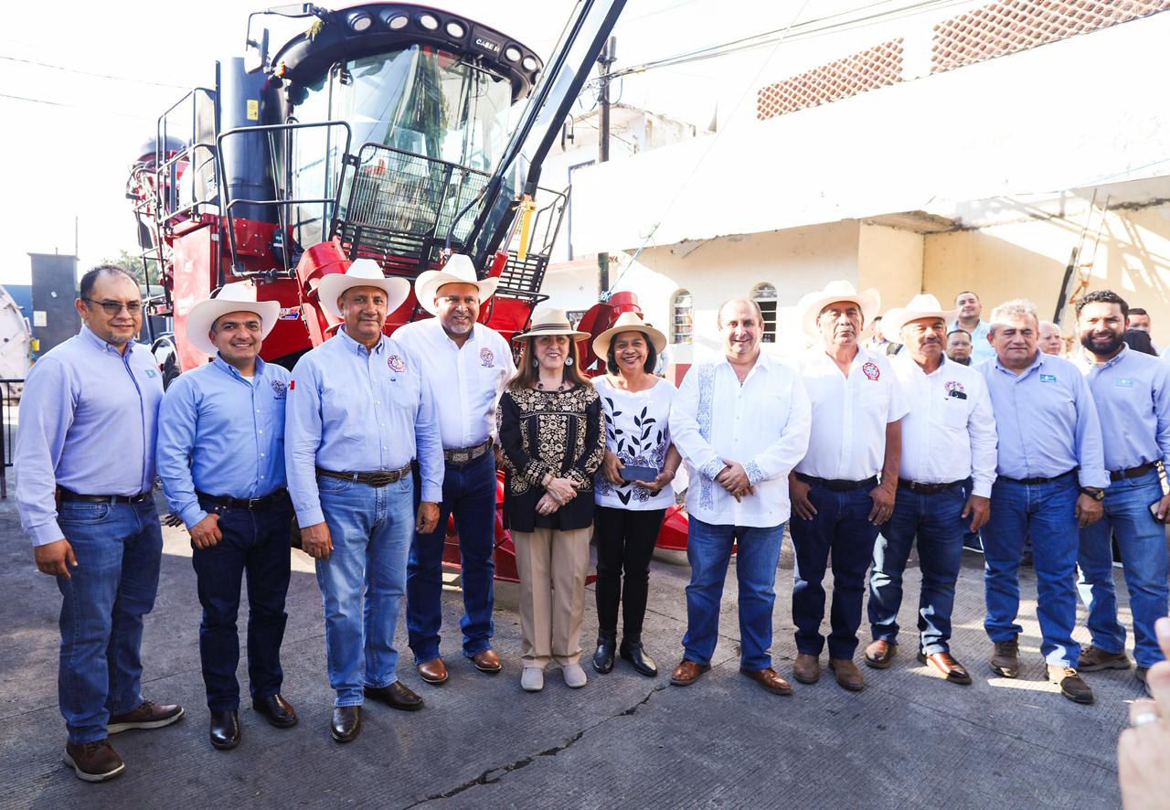 Fortalece Margarita González Saravia condiciones de cañeros en Cuautla