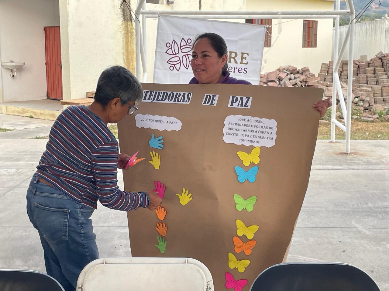 Fortalece Morelos redes de apoyo entre mujeres de Totolapan con taller “Tejedoras de Paz”