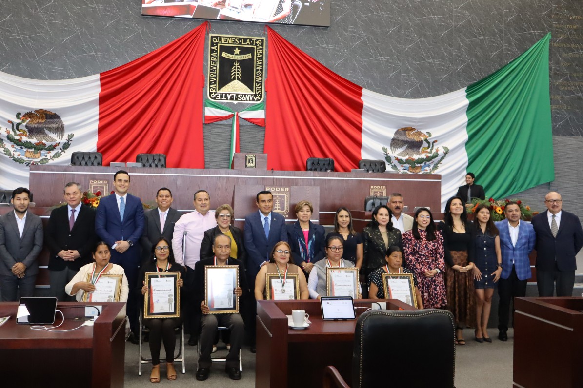 Galardonan a migrantes morelenses por su destacada labor social