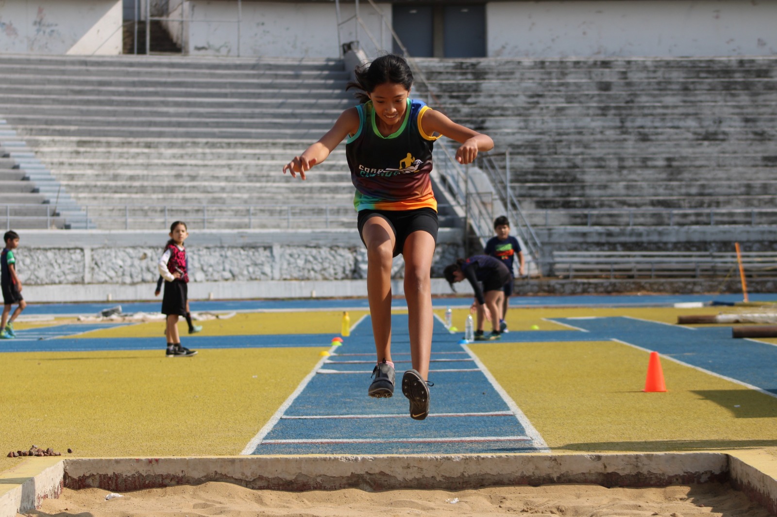 Realiza Indem encuentro invernal de atletismo