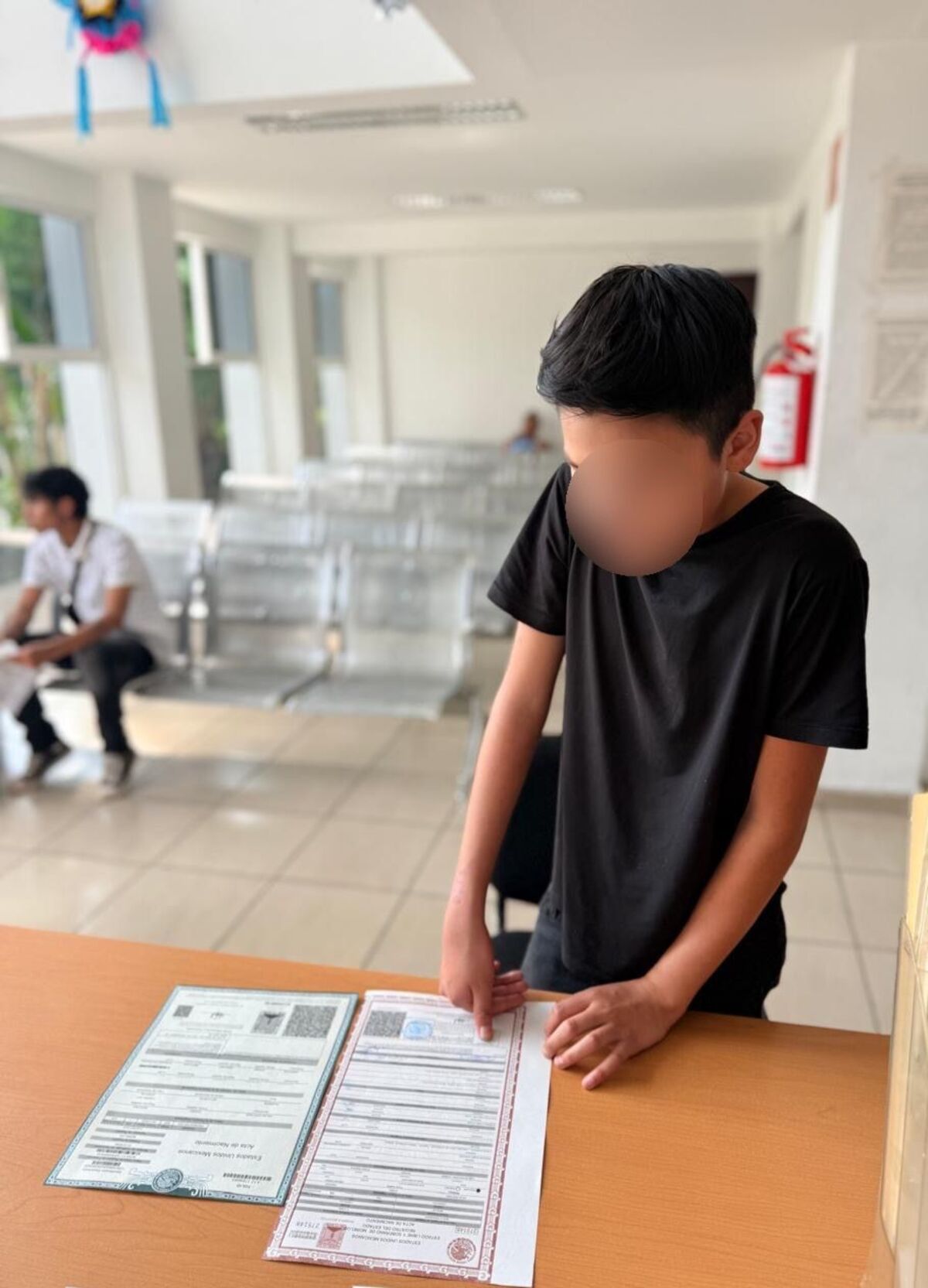 Otorga Registro Civil identidad a joven de 13 años de edad Otorga Registro Civil identidad a joven de 13 años de edad