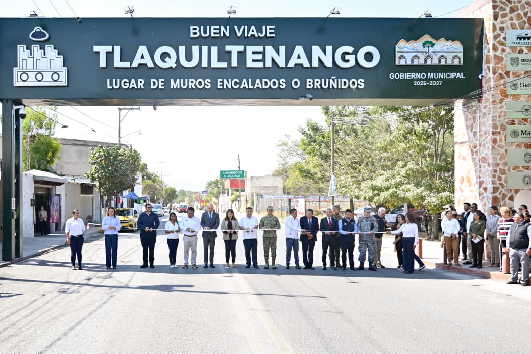 Inaugura Margarita González Saravia arco carretero de videovigilancia en Tlaquiltenango