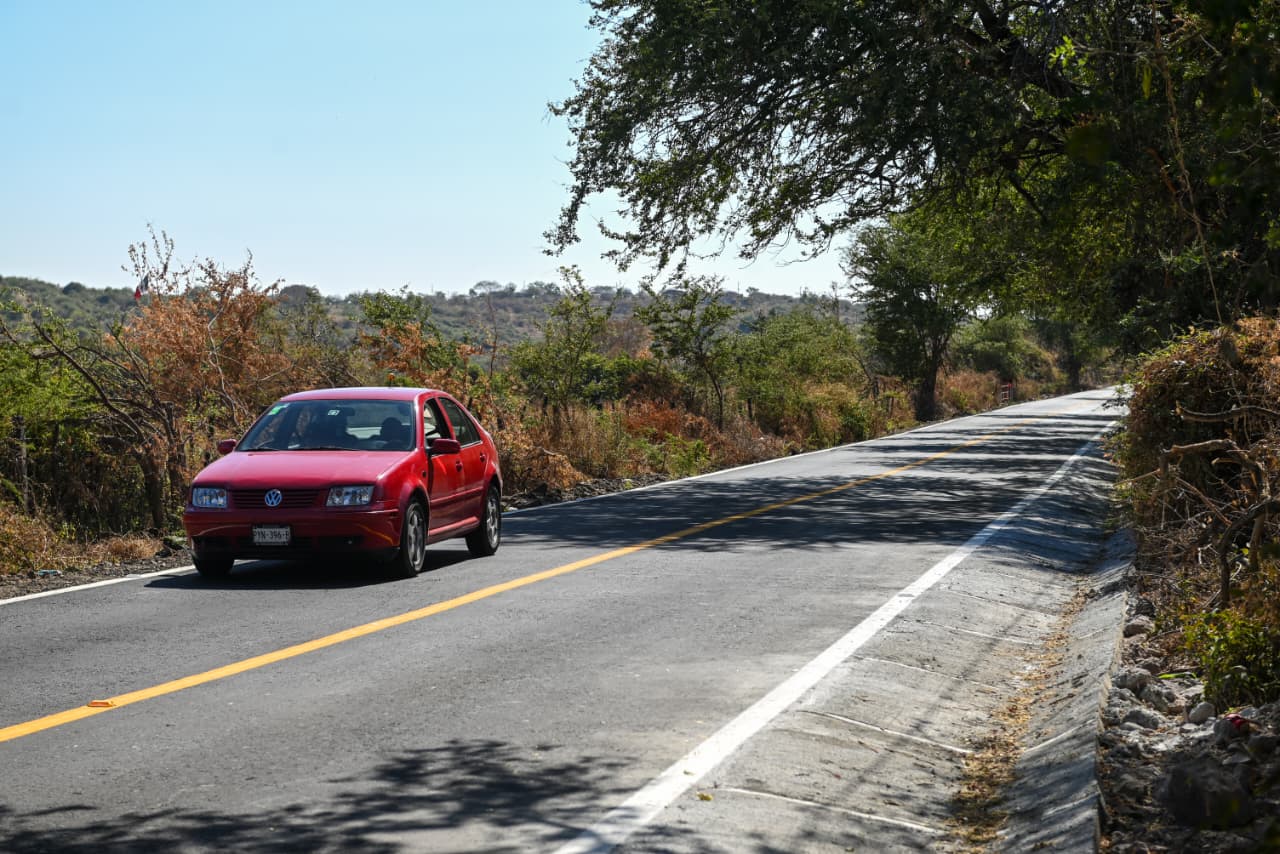 Concluye gobierno de Margarita González Saravia rehabilitación de carretera Miacatlán–Palo Grande