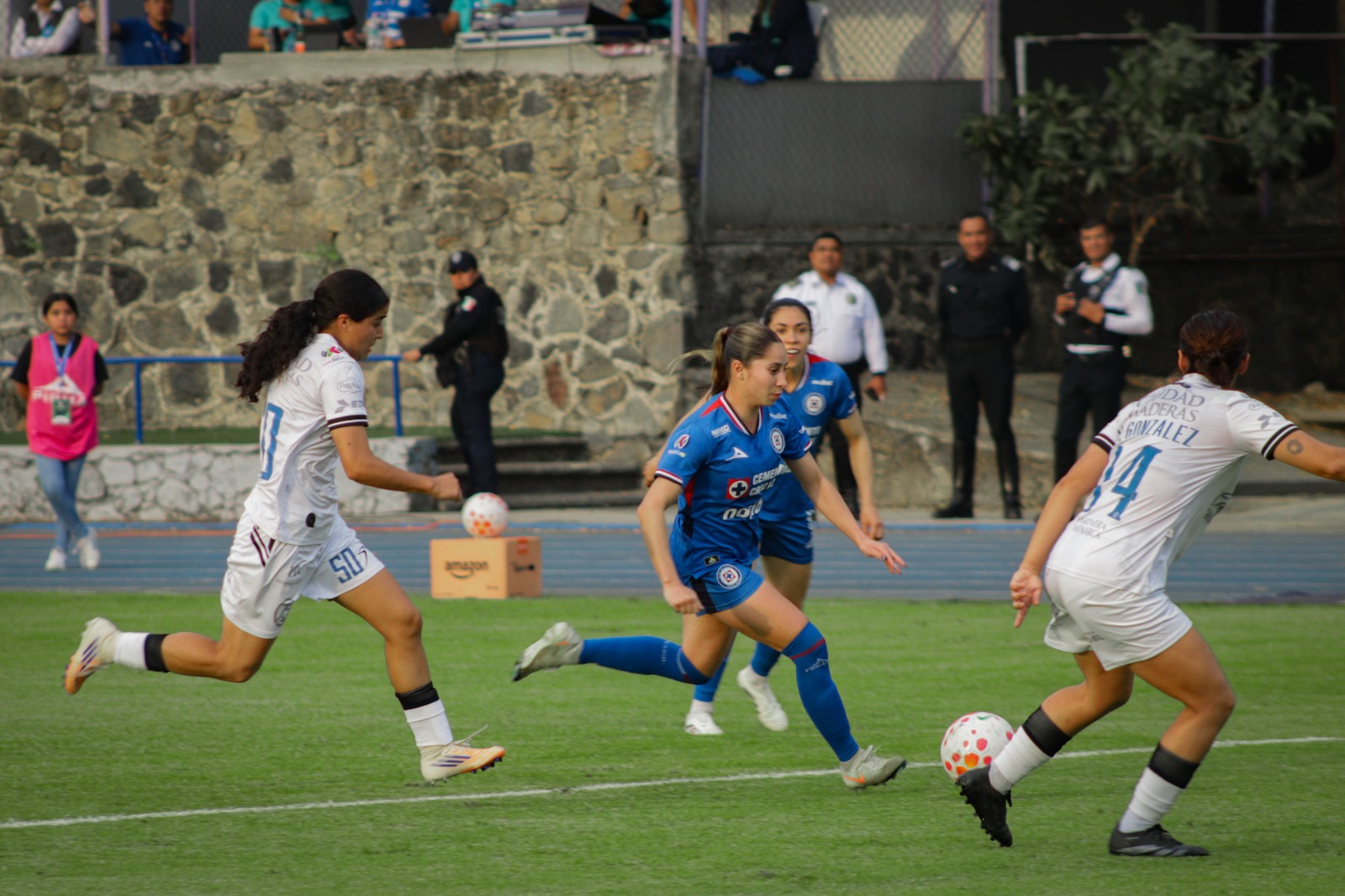 Harán firma de autógrafos jugadoras de Cruz Azul femenil