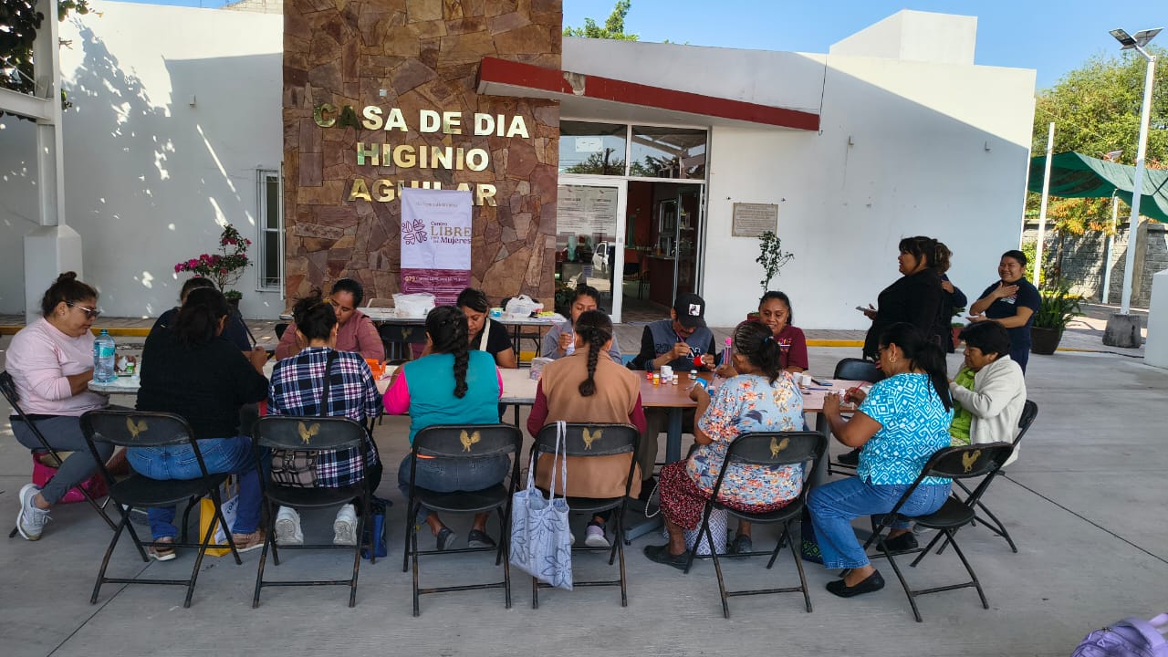 Construye Secretaría de la Mujer redes de apoyo y oportunidades productivas para mujeres de Tepalcingo