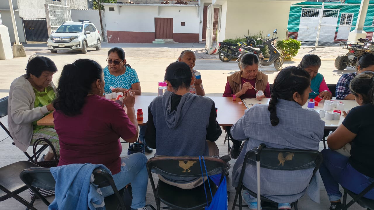 Fortalece Gobierno de Morelos autonomía económica de las mujeres con taller creativo en Tepalcingo
