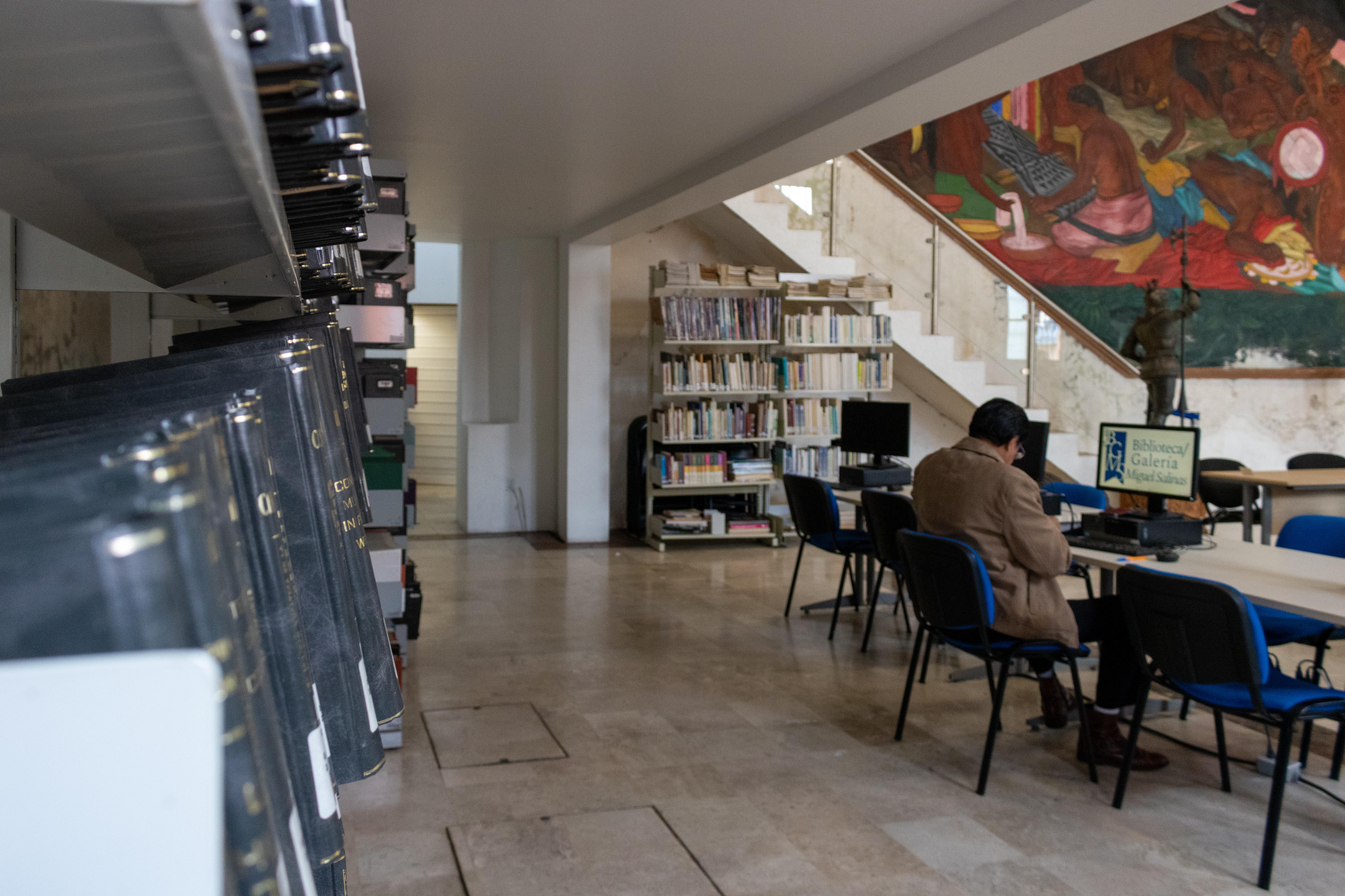 Biblioteca Galería Miguel Salinas