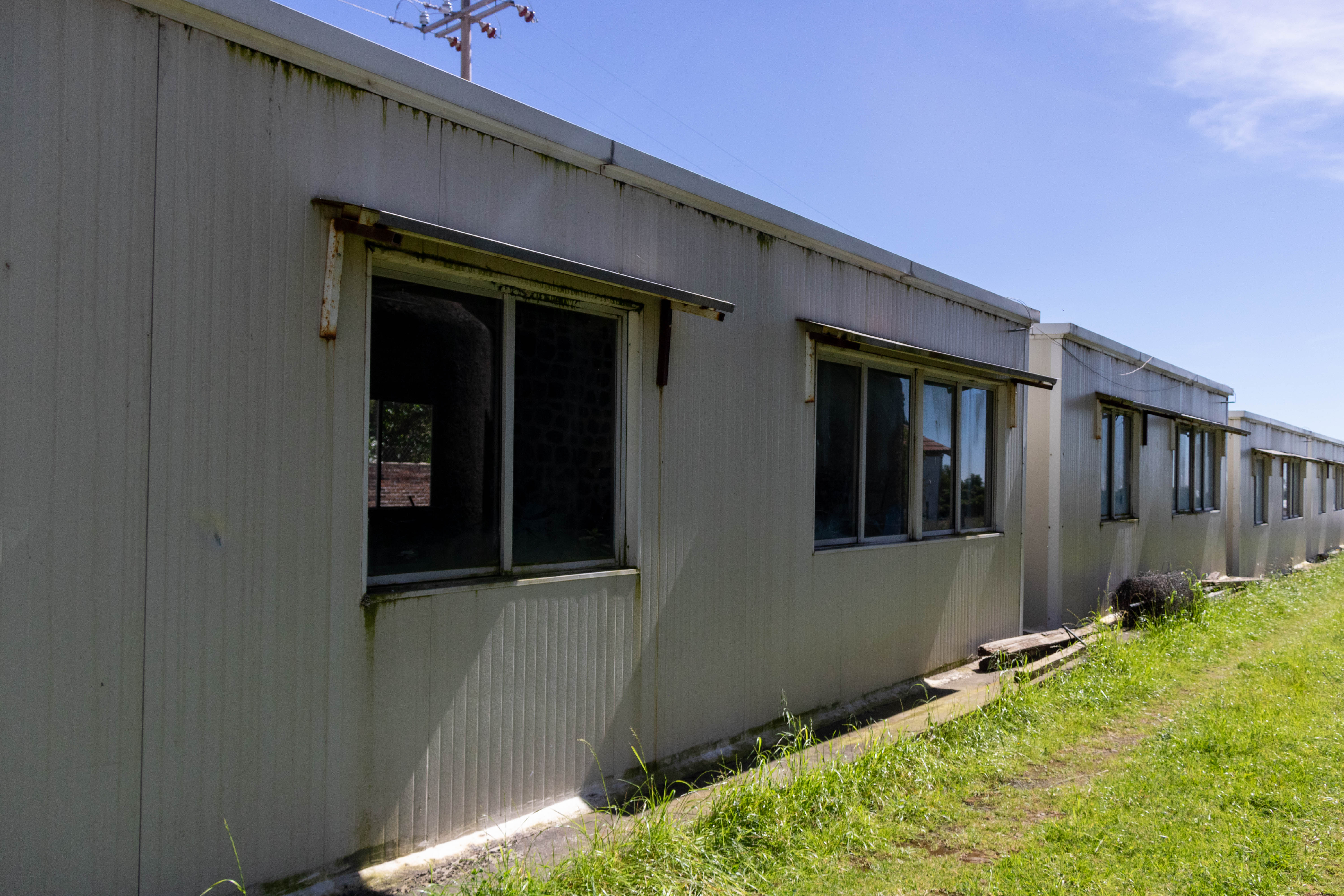 Iglesia al lado de Escuela