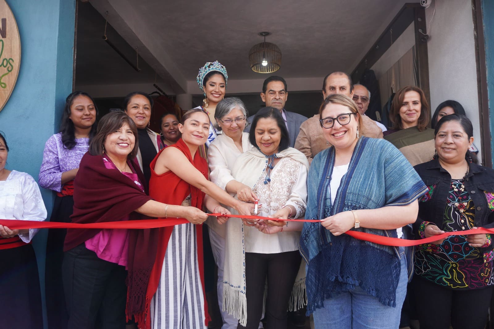 Impulsa Icatmor innovación del arte textil en Hueyapan