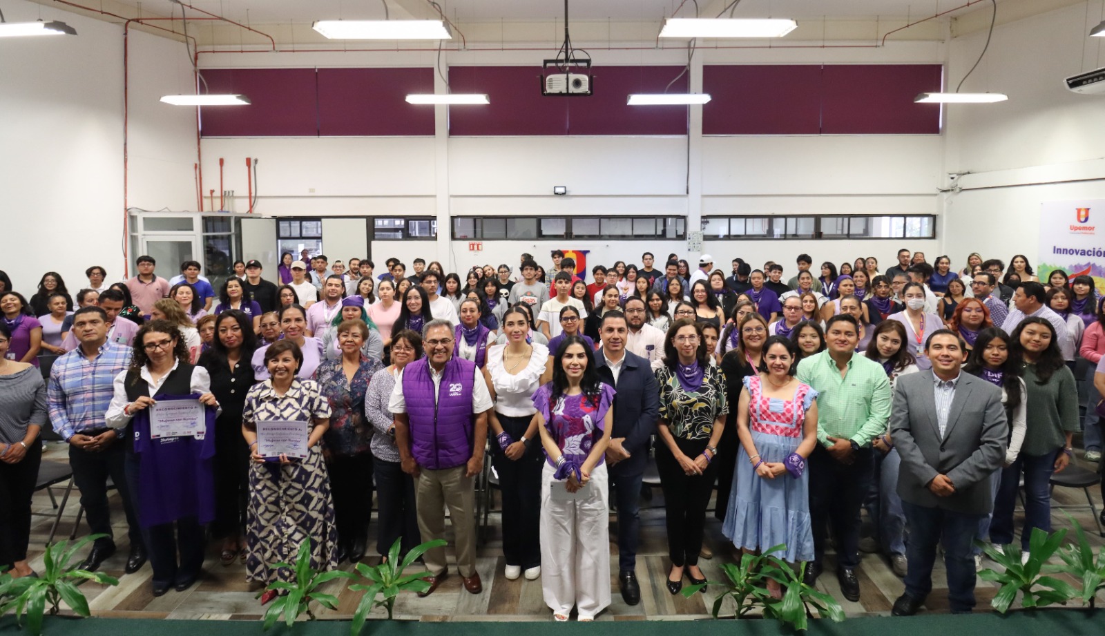 Impulsa Upemor liderazgo femenino y participación social de las juventudes