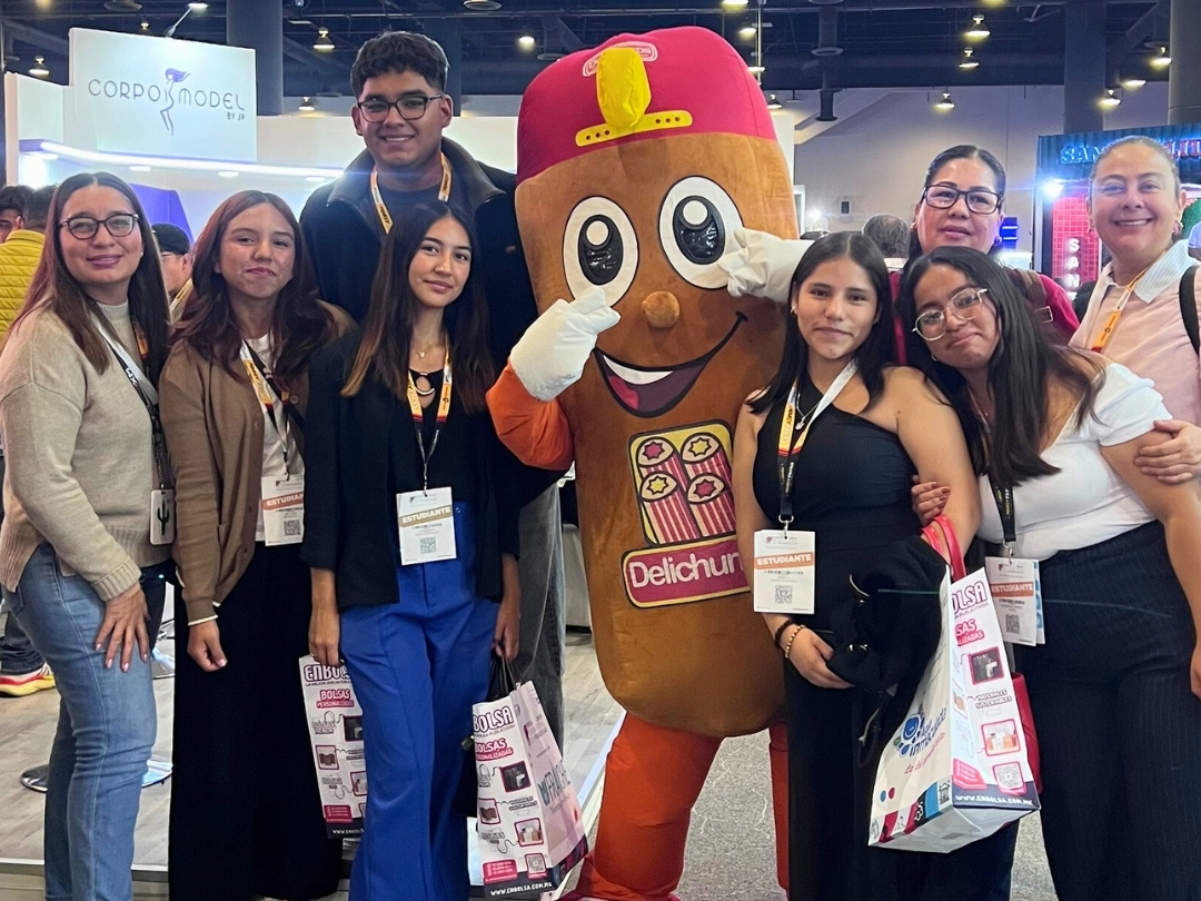 Viven estudiantes de UTEZ experiencia académica en Feria Internacional de Franquicias 2026