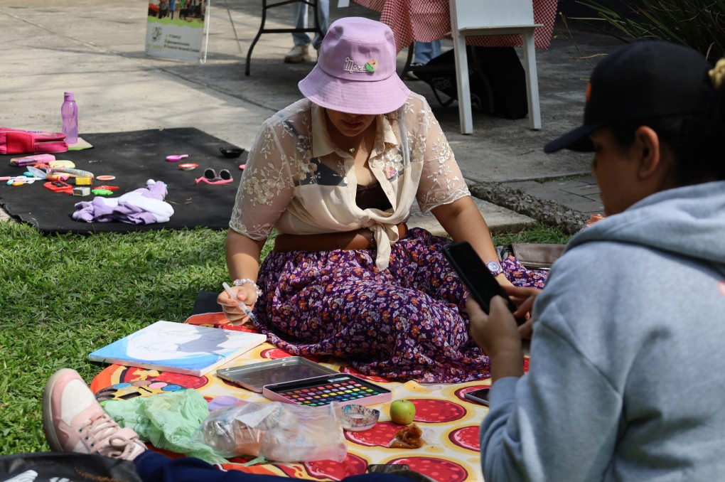 Picnic & Draw reunió a familias en el jardín escultórico de MMAC