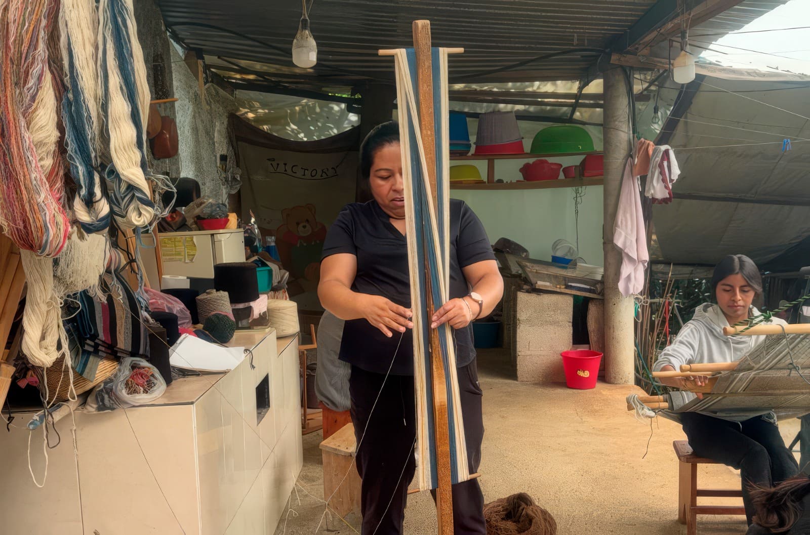 Fomenta Gobierno de Morelos transmisión del telar de cintura a nuevas generaciones en Hueyapan