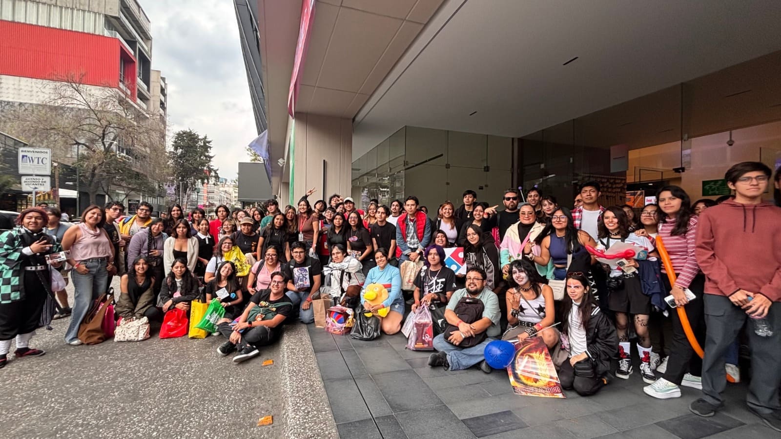 Asisten estudiantes de la UTEZ a convención La Mole