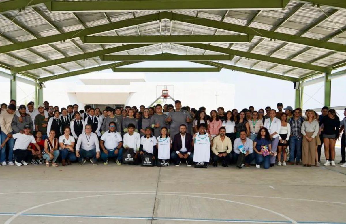 Despide UTSEM A estudiantes que participarán en encuentro Nacional Cultural y Deportivo 2026