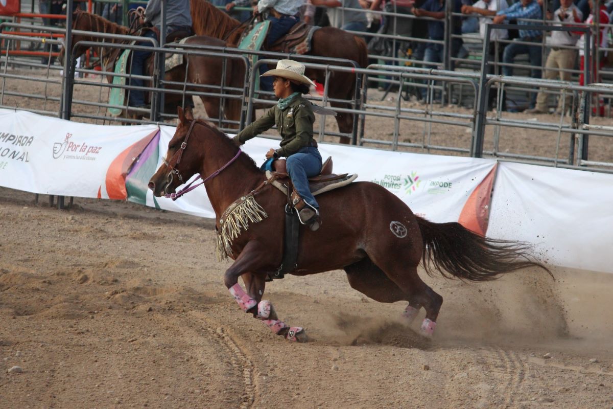 Destaca Izka Torres respaldo al rodeo para competir a nivel nacional