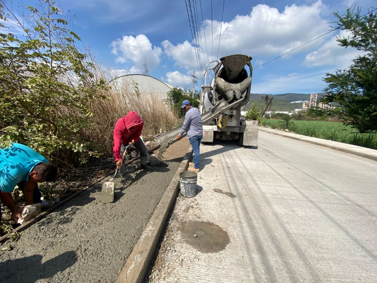 Avanzan obras complementarias en camino Tezoyuca-Tepetzingo
