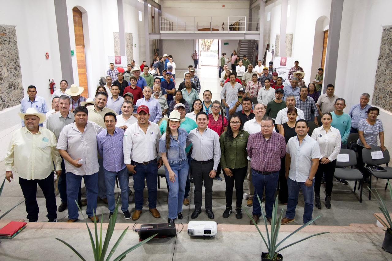 Brinda Gobierno de Morelos orientación a productores de mezcal de la región sur para lograr certificación 