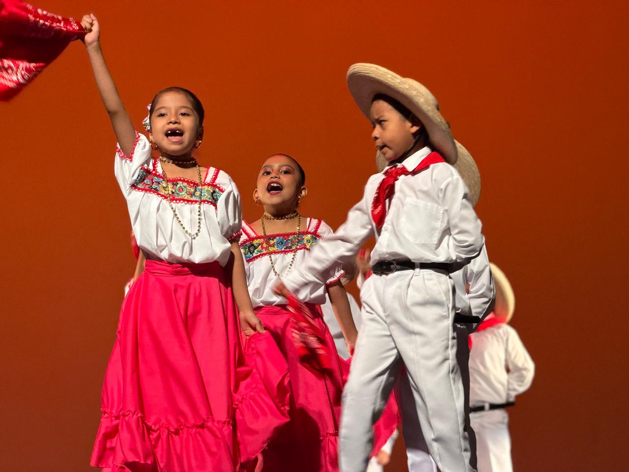 Fortalece IEBEM identidad cultural de niñas y niños a través de las artes