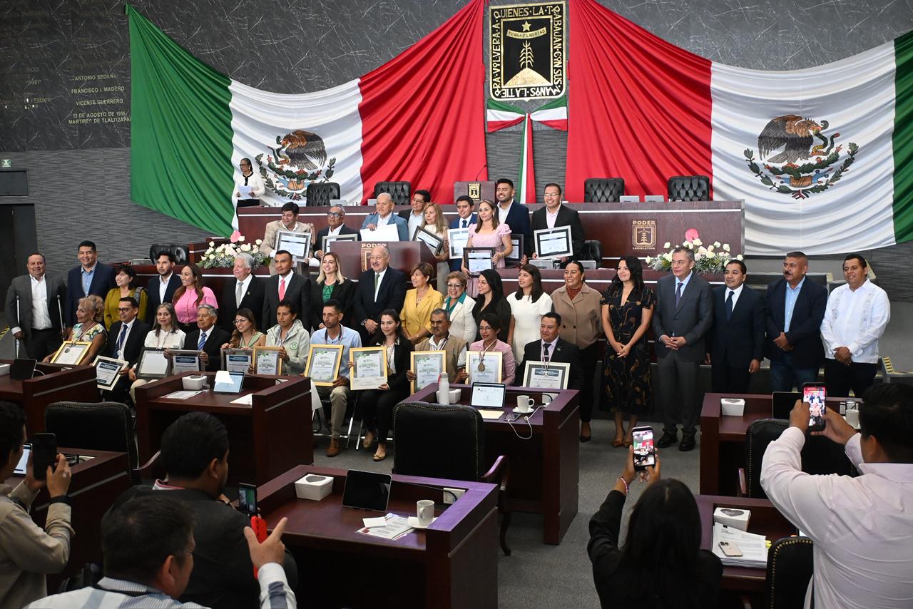 Asiste Gobierno de Morelos a sesión solemne del Congreso del Estado