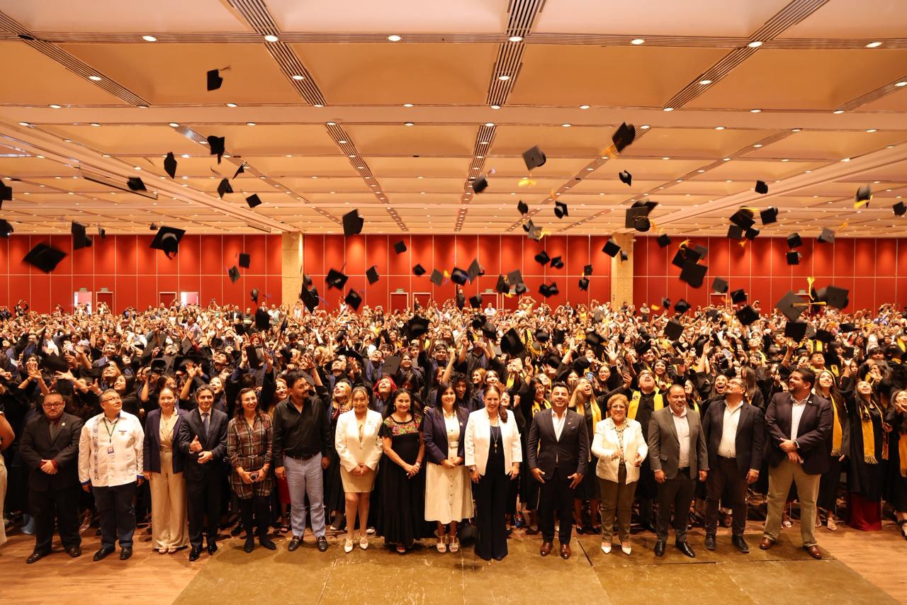 Concluyen su bachillerato 650 jóvenes del Cobaem plantel 01