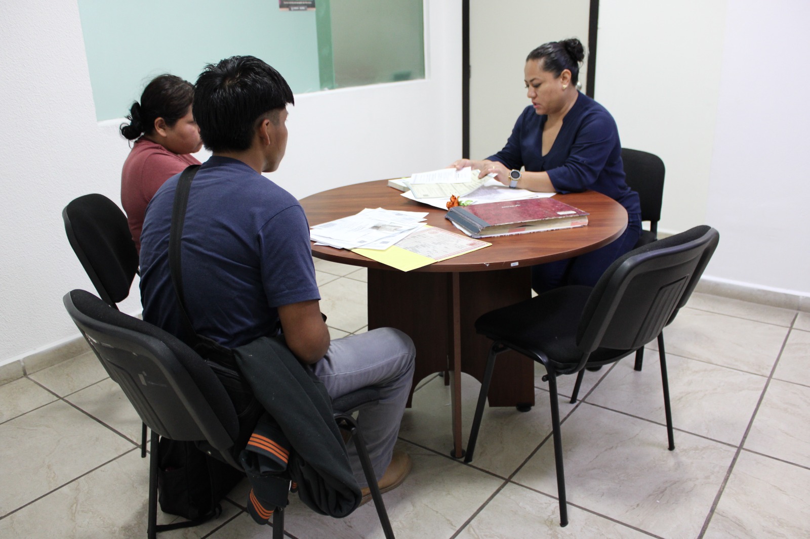 Invita Gobierno Estatal a jóvenes a tramitar permiso para laborar durante el periodo vacacional