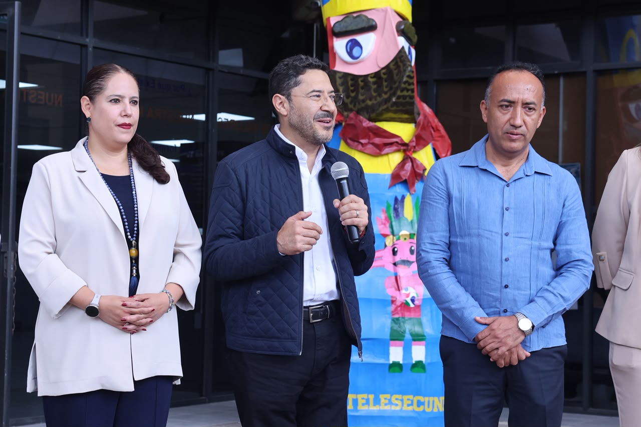 Reciben autoridades educativas de Morelos a titular del ISSSTE en el IEBEM