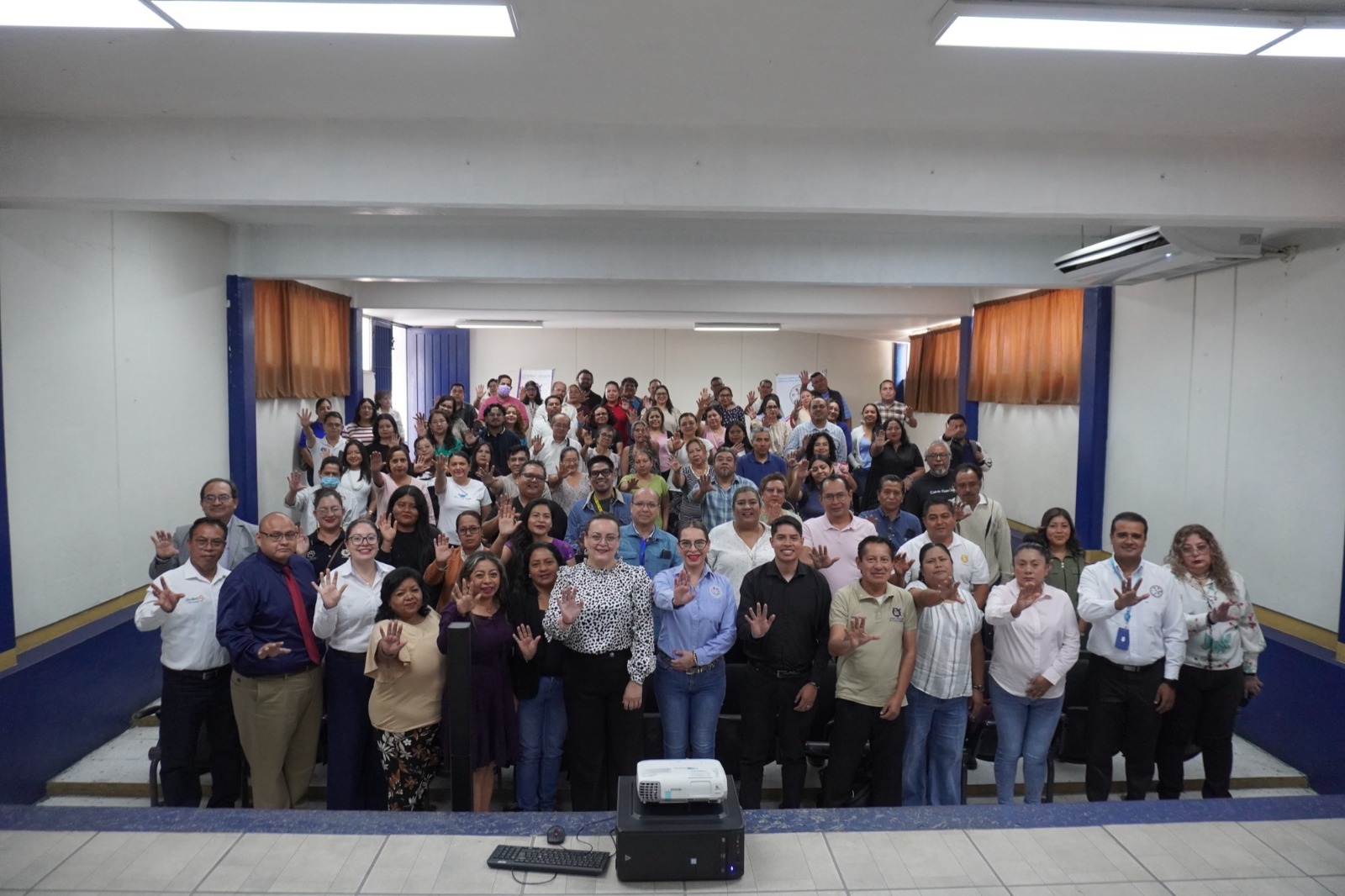Impulsa Cobaem capacitación y profesionalización de docentes y administrativos