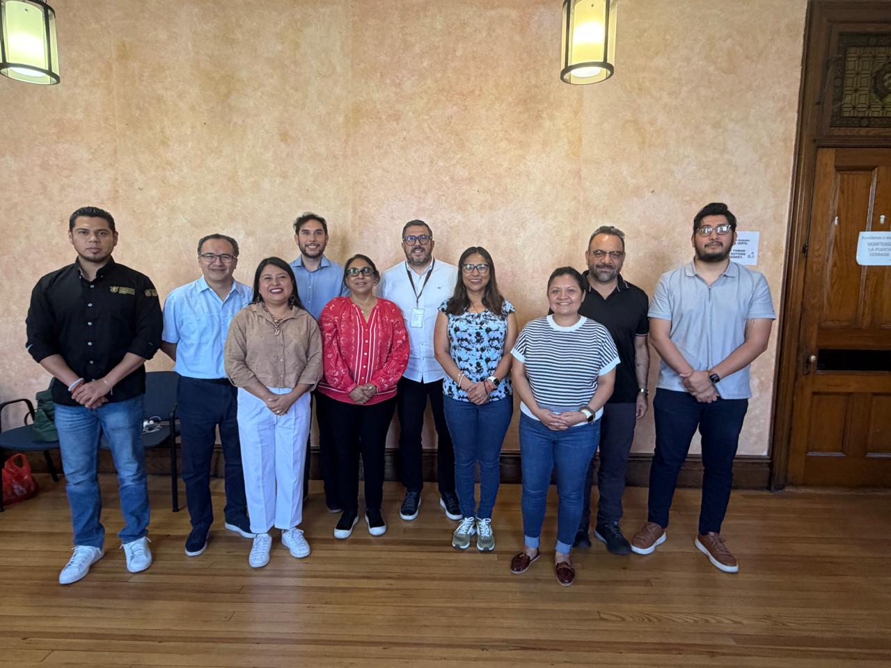 Acerca Gobierno de Morelos servicios a comunidad migrante en Chicago y Nueva York