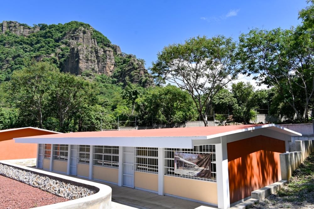 Nuevas aulas devuelven a estudiantes de Tepoztlán espacios para aprender y desarrollar sus habilidades