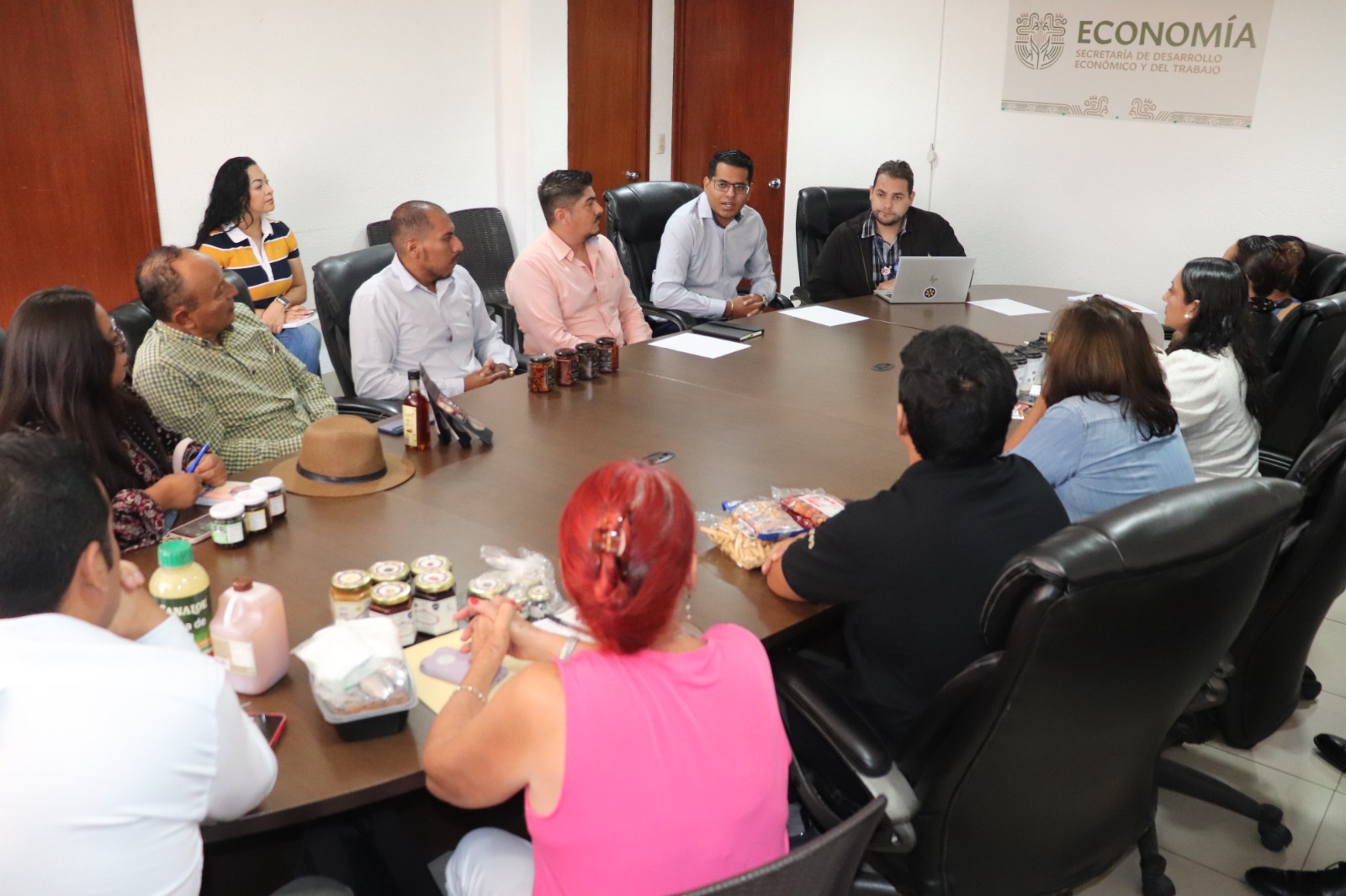 Acerca Gobierno Estatal a marcas de Orgullo Morelos oportunidades de comercialización en Grupo Walmart