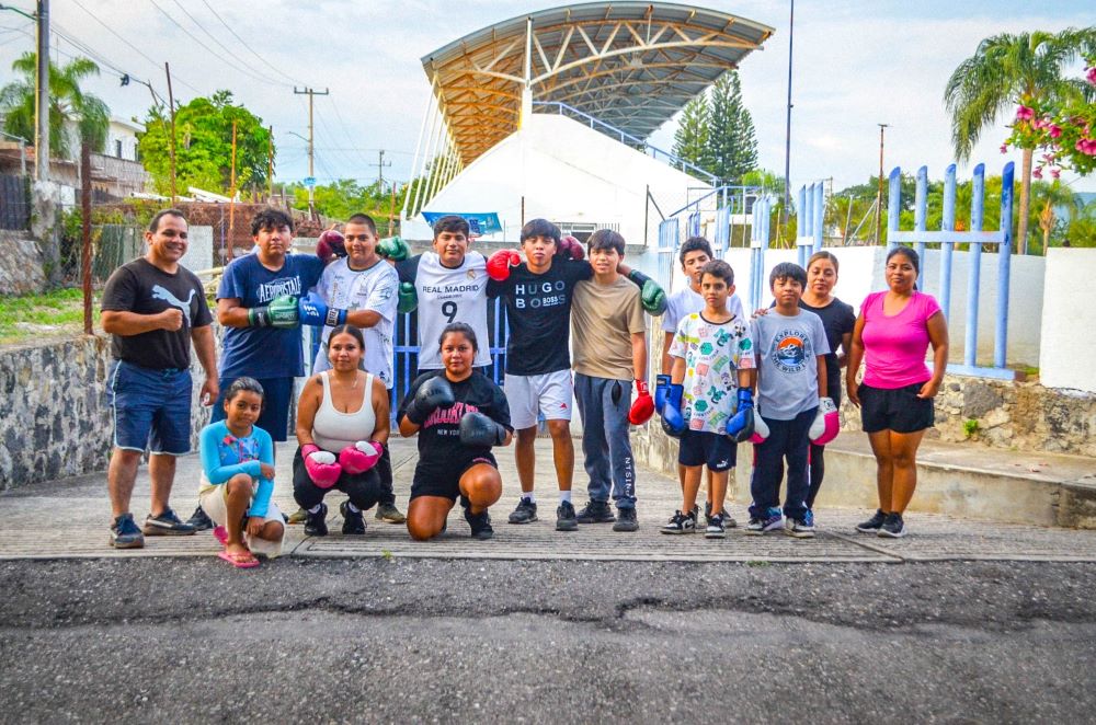 Promueve Indem clases gratuitas de boxeo en el complejo acuático Emiliano Zapata