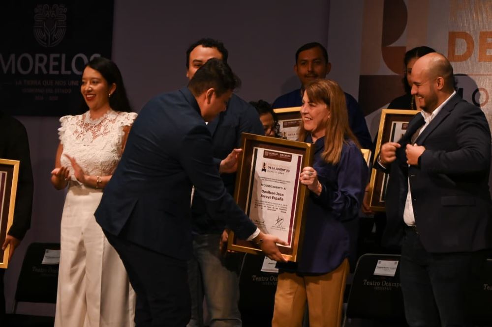  Reconoce Margarita González Saravia talento y compromiso de las juventudes morelenses