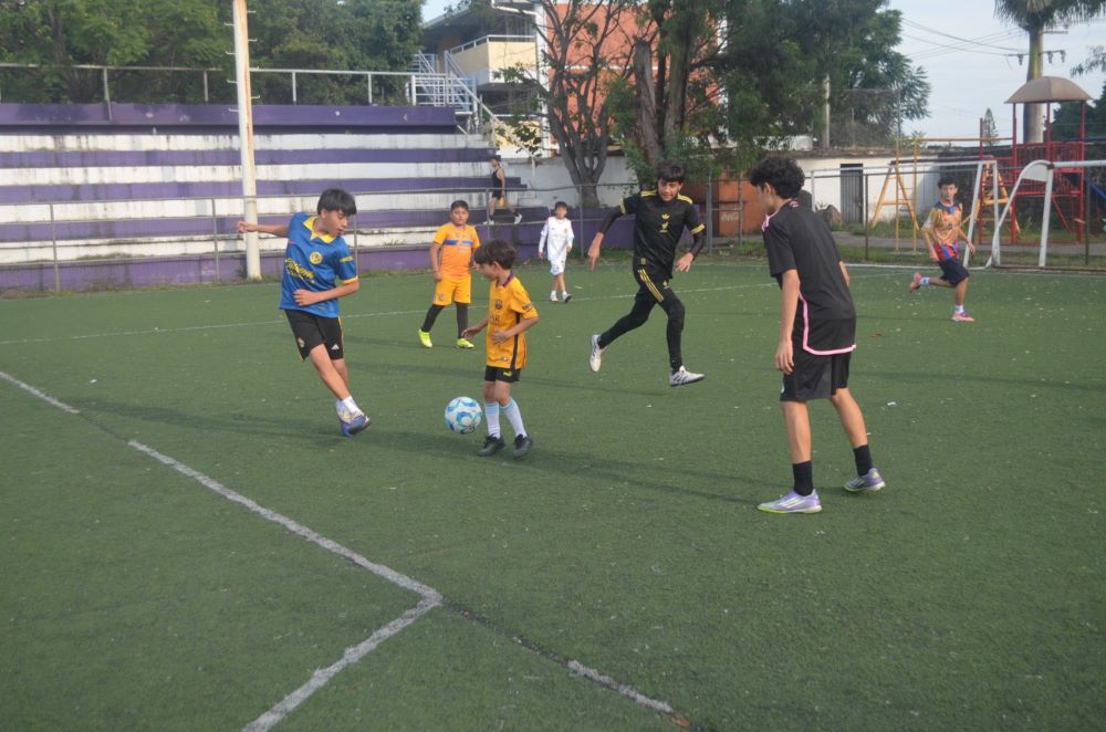 Fomenta Indem el talento deportivo infantil y juvenil con clases de futbol en la Unidad Deportiva Miraval