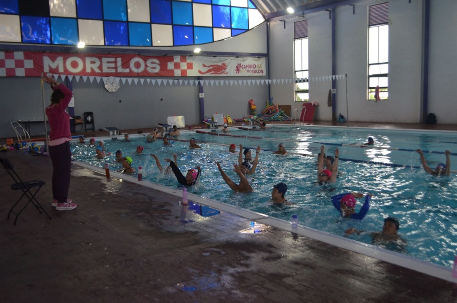 Brinda Indem clases de aquafitness en la Unidad Deportiva Centenario