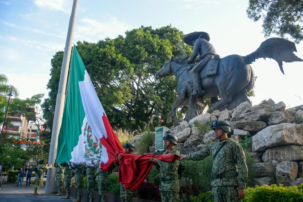 Refrenda Secretaría de Bienestar compromiso con la justicia social en ceremonia cívica