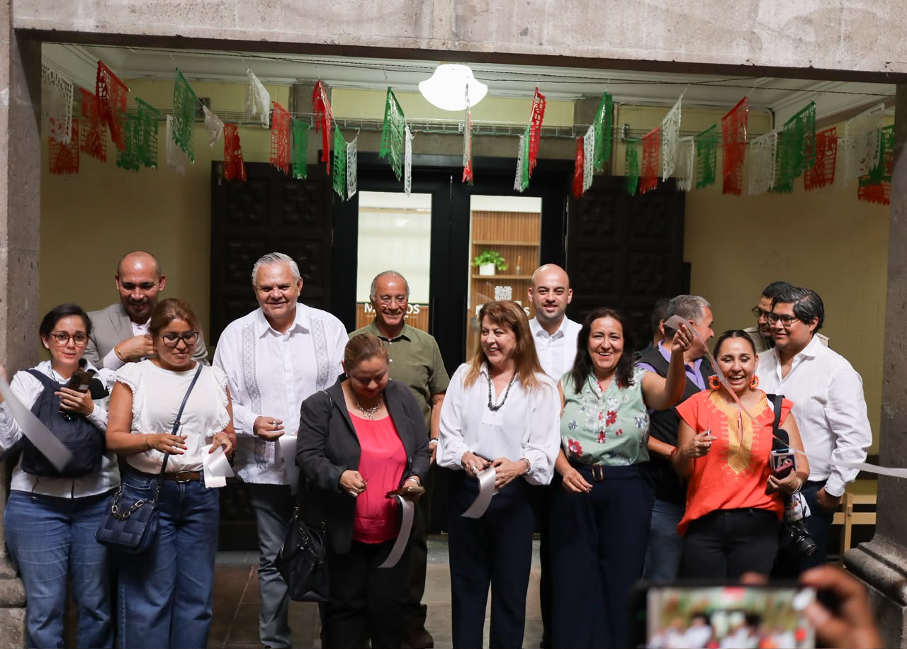 Inaugura Margarita González Saravia sala de prensa para dignificar labor de medios de comunicación