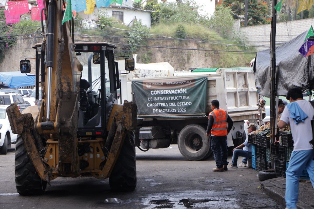  Despliega Secretaría de Infraestructura maquinaria para atender afectaciones en el mercado Adolfo López Mateos
