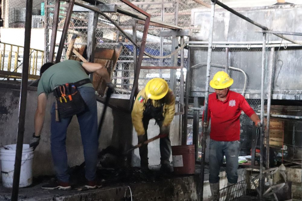 Define Gobierno de Morelos ruta de apoyo para recuperar inventarios, mobiliario y equipo de locatarios afectados del mercado Adolfo López Mateos